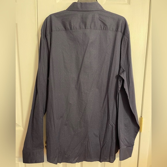Men’s Perry Ellis Shirt NWT - Picture 2 of 5
